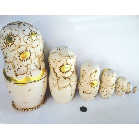 Wooden Nesting Dolls 7 Matryoshka Doll Figurines 9" Wood Stacking Hand Crafted - Picture 3 of 7